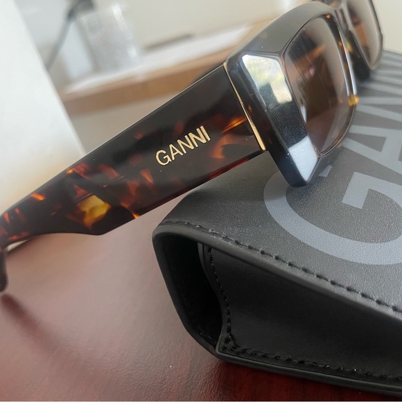 New. Never worn. Bought and only tried on. - Picture 3 of 3